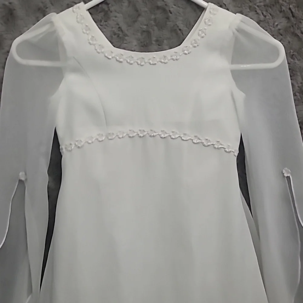 White Flower Girl/ Communion  Dress with Flowing Sleeves Size 6 Elegant Wedding - Picture 5 of 12
